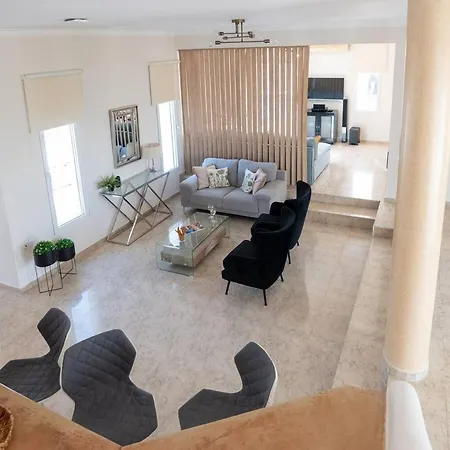 וילה Santo Villa, A Riveting Group Sanctuary! *