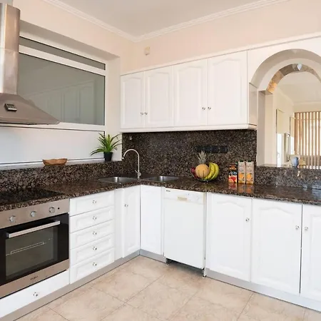 Santo Villa, A Riveting Group Sanctuary! * Paralia Kourna
