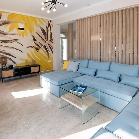Santo Villa, A Riveting Group Sanctuary! * Paralia Kourna