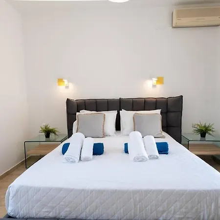 Santo Villa, A Riveting Group Sanctuary! וילה Paralia Kourna