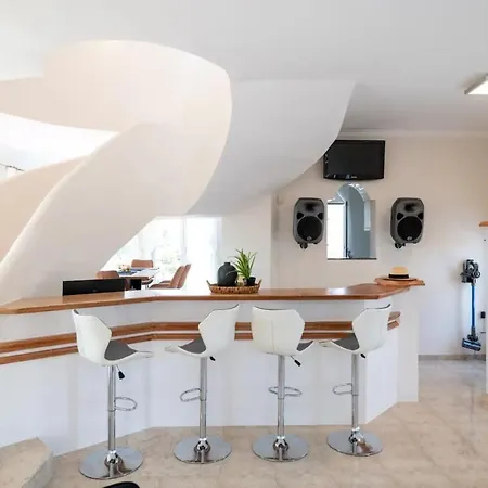 וילה Santo Villa, A Riveting Group Sanctuary! *